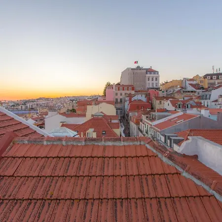Cabral 5 Stars View Appartamento Lisbona